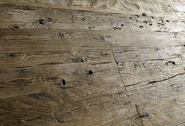 staré dřevo - sekaný povrch H3
